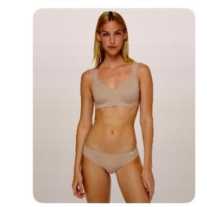 NWT Lululemon Like Nothing Bra